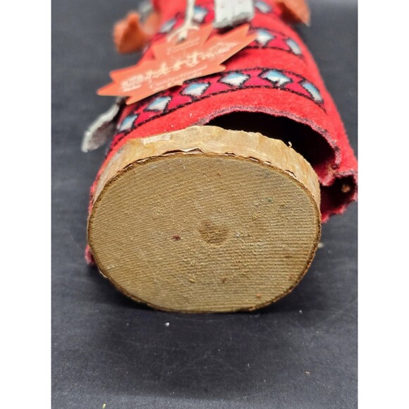 Indien Art Eskimo Hand Crafted Doll Natural Material Canadian Quebec With Tag - Picture 10 of 10